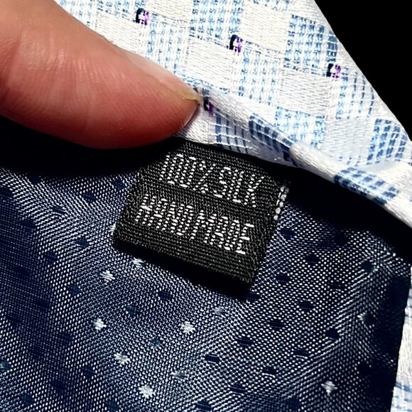 Kailong White & Light Blue Checkered Pattern 100% Silk Tie - Picture 5 of 5